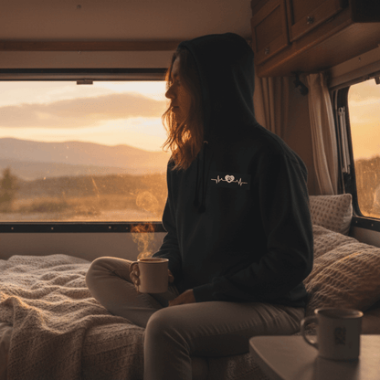 Herzschlag Vanlife - Organic Hoodie mit Stick